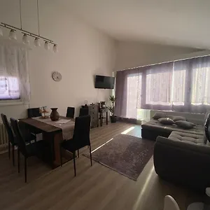 King Panorama Mit Netflix Hotel
